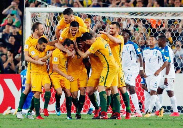 オーストラリア Ｗ杯出場決めた　７万人に背中を押され後半にイッキ３発