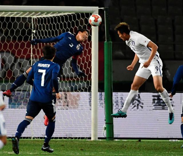 日本 たった１０分間で追いつかれる 韓国ｆｗキム シヌクがヘディング弾 サッカー デイリースポーツ Online