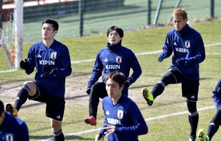 サッカー、ウクライナ戦へ調整 日本代表、２７日に国際親善試合