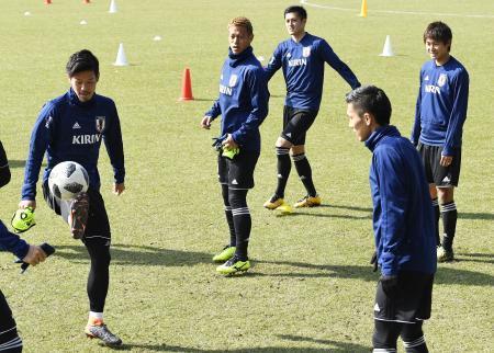 サッカー、ウクライナ戦向け練習 日本代表、２７日に国際親善試合
