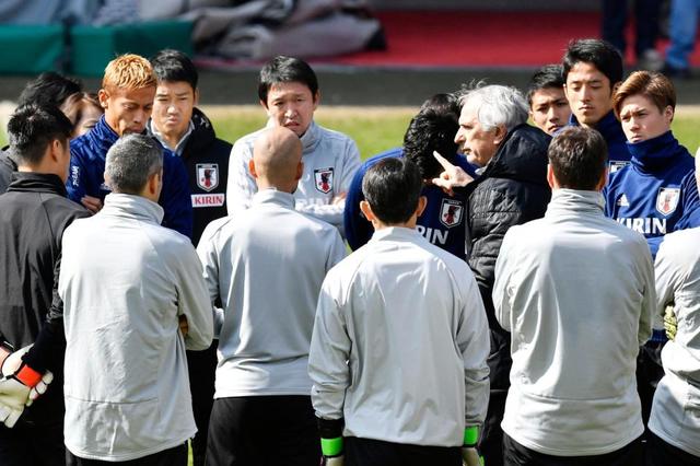ハリル監督「団結しないと」選手の内部批判をチクリ