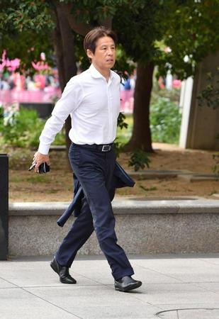 視察に訪れた西野監督（撮影・持木克友）