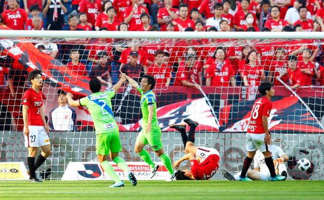 湘南 ２１年ぶり浦和撃破　アウェー初星で今季初連勝　石川の先制ゴール守り切った