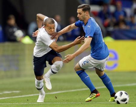 サッカー、仏はイタリアに快勝 国際親善試合
