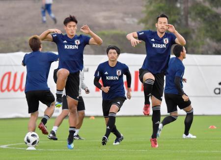 サッカー日本代表、非公開で練習 ９日未明にスイス戦