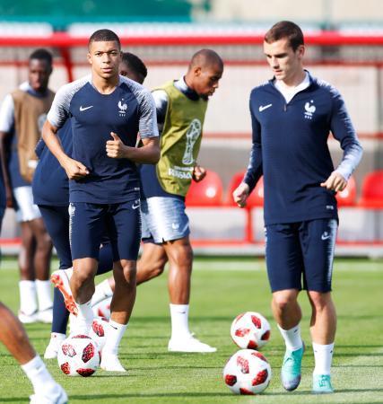 フランスは「冷静・自信・集中」 Ｗ杯決勝へ、デシャン監督が会見