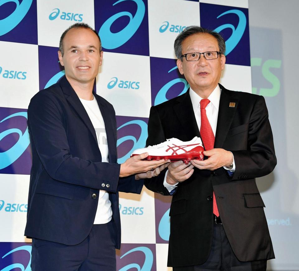 イニエスタが日本メーカー アシックスと契約 世界との差を縮めるべく サッカー デイリースポーツ Online