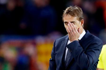 不振レアルが監督解任 バルサに大敗で９位