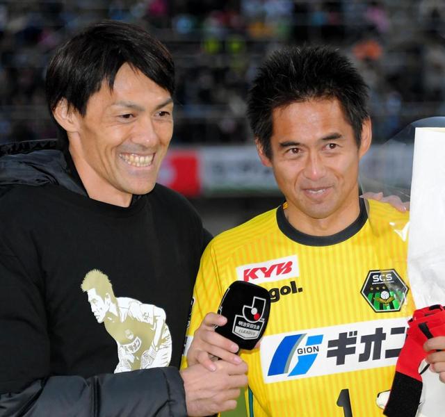 ＧＫ川口、涙の引退試合に楢崎の姿も　サッカー界に感謝「足も引っ張りました」