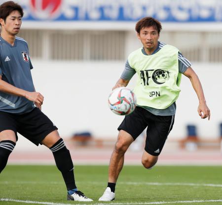 サッカー日本代表がミニゲーム アジア杯、１３日オマーン戦