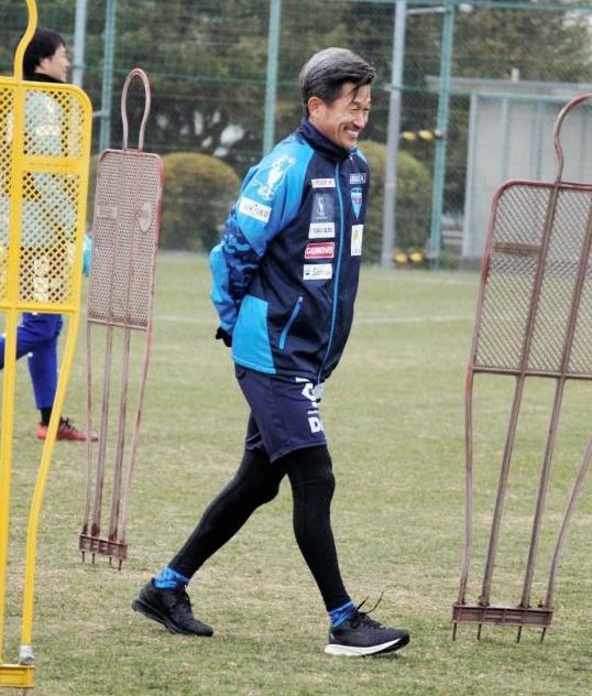 チームに合流した横浜ＦＣの三浦知良＝横浜市内の西谷グラウンド