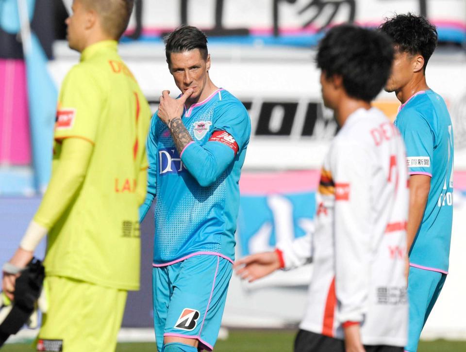 　名古屋に大敗し、厳しい表情のフェルナンドトーレス