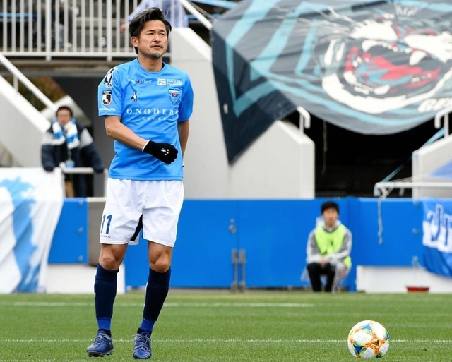 ＦＷカズが５２歳２５日で先発出場　自身の持つＪリーグ記録を更新