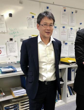 　技術委員会後、報道陣に応対した日本サッカー協会の関塚技術委員長＝都内・ＪＦＡハウス内