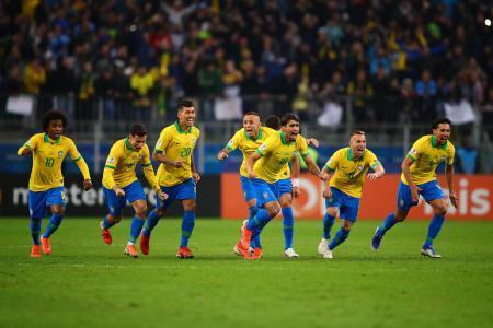 サッカー、ブラジルが準決勝へ 南米選手権