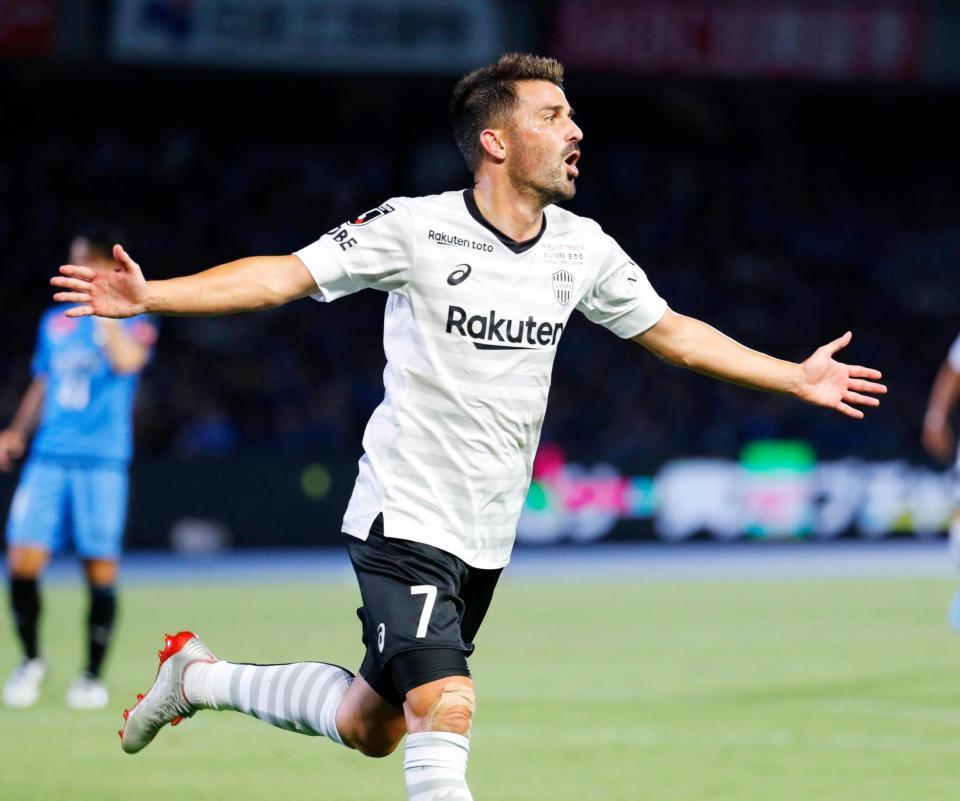 　先制ゴールを決め、駆けだす神戸・ビジャ（共同）