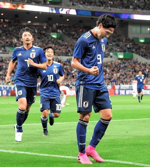 南野　カズ以来Ｗ杯予選２戦連続ゴール　大迫不在も６発でモンゴル圧倒