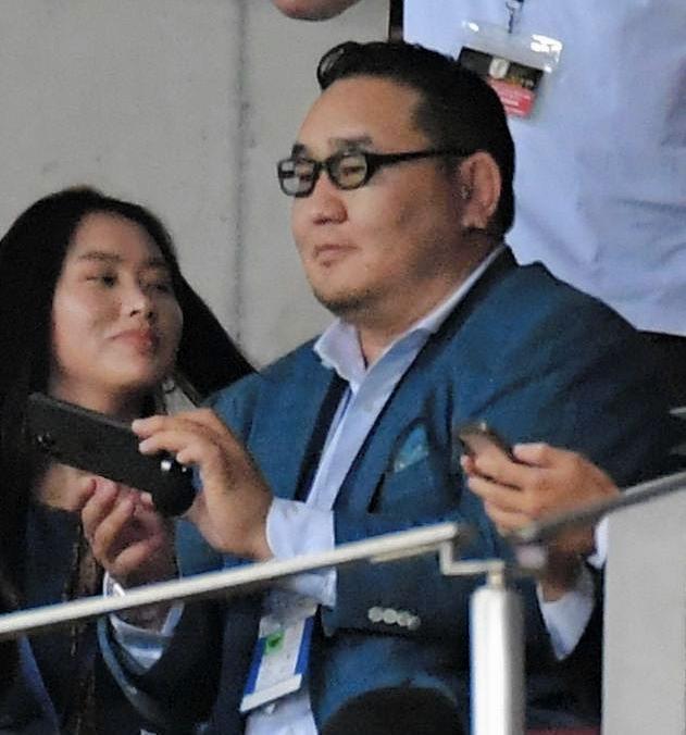 観戦に訪れた元横綱朝青龍氏＝埼玉スタジアム（撮影・堀内翔）