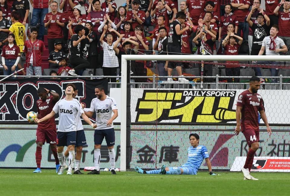 アウェーでの試合開催が続いているＦＣ東京＝１９日、ノエビアスタジアム神戸