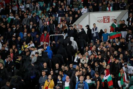 サッカー、ブルガリアに処分ファンが人種差別的行為