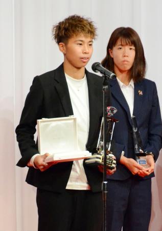 サッカー、田中が２年連続ＭＶＰなでしこリーグ表彰式