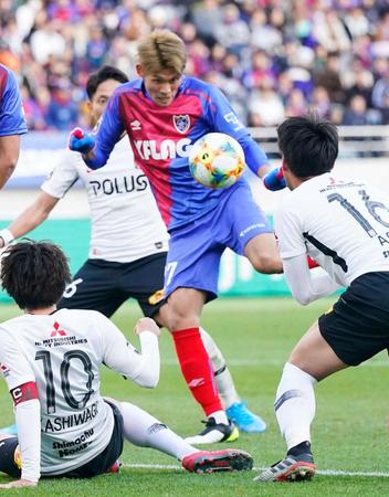 　後半、同点ゴールを決めるＦＣ東京・田川