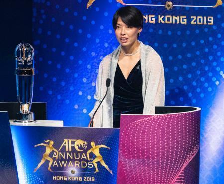 　アジア・サッカー連盟の年間表彰式で女子の最優秀選手に選ばれた熊谷紗希＝２日、香港（ゲッティ＝共同）