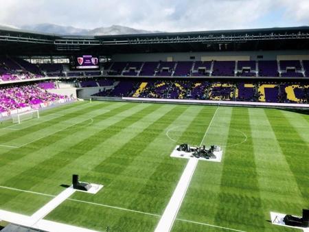 　こけら落としのサンガスタジアム