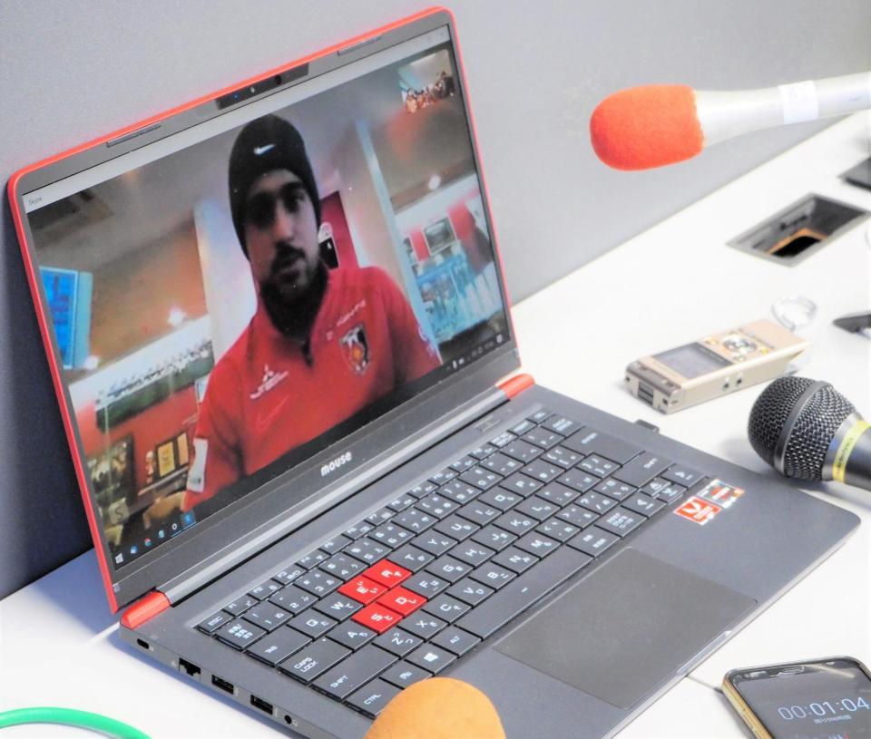 ビデオ通話アプリで取材対応したレオナルド