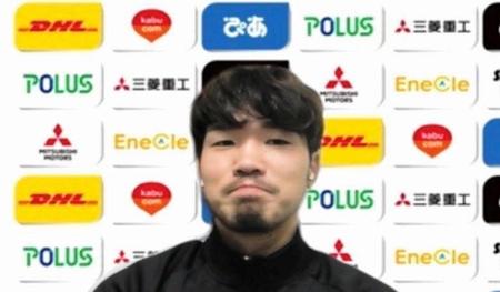 オンラインで取材対応する浦和・岩波