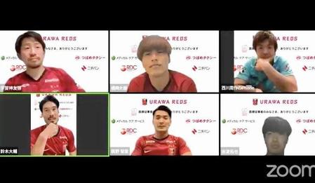 　「答えて浦和レッズ～看護の日スペシャル～」のトークライブに参加した選手たち。（上段左から）宇賀神、橋岡、西川（下段左から）鈴木、槙野、岩波