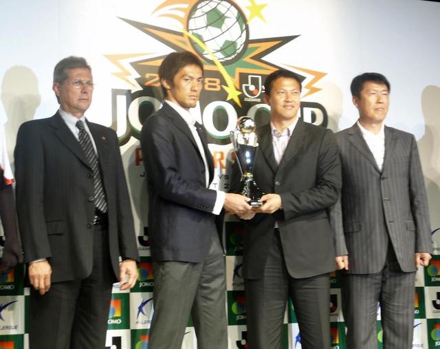 長谷部誠は「若手の手本」　独アジア選手最多出場、従来の記録保持者の車範根氏