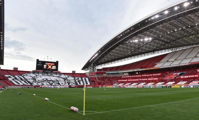 浦和 ６万超のビニール袋で埼スタを赤に染めた サッカー デイリースポーツ Online