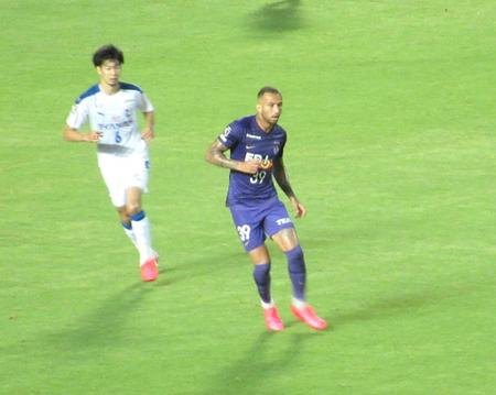 開幕３戦連続のゴールを決めた広島ＦＷレアンドロペレイラ