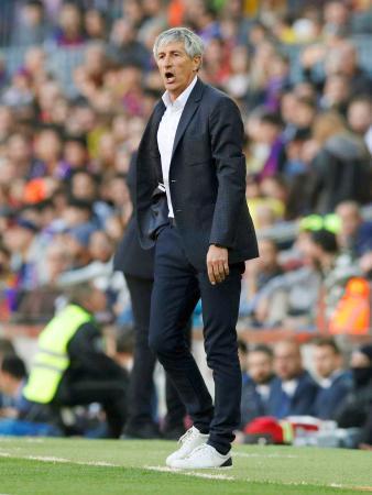 サッカー、バルセロナの監督解任欧州ＣＬで記録的大敗