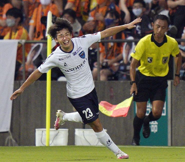 横浜ｆｃの東京五輪世代 斉藤光毅 松尾佑介がゴールでクラブ新ｊ１での３連勝に貢献 サッカー デイリースポーツ Online