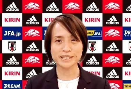 　オンラインで取材に応じ、合宿への意気込みを語るサッカー女子日本代表の高倉監督＝１６日