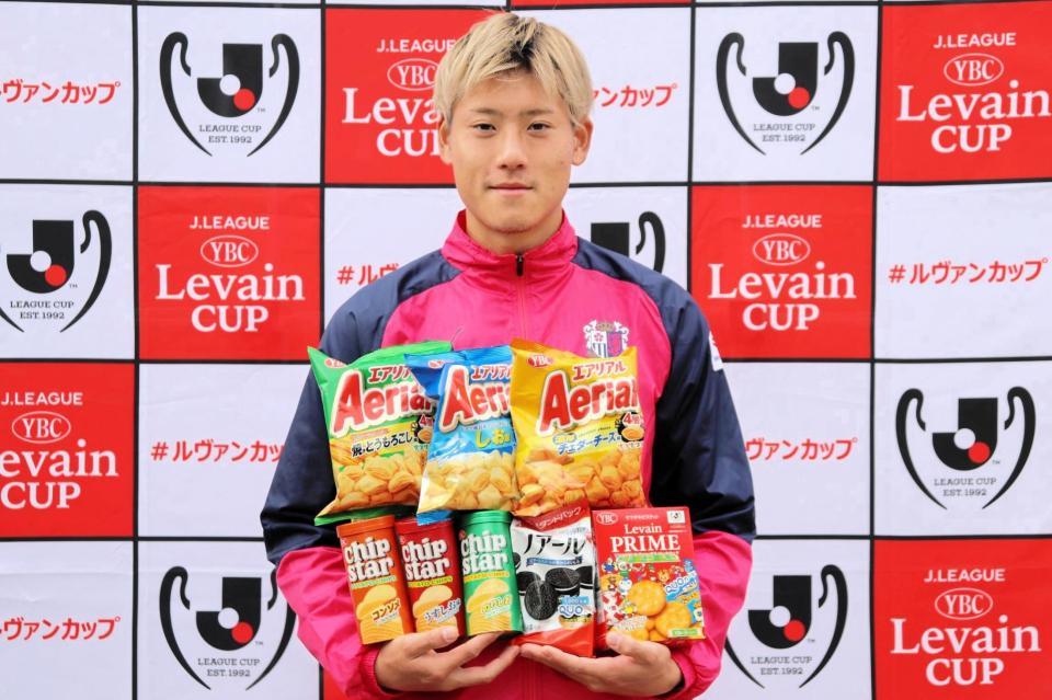 　ニューヒーロー賞を受賞した瀬古歩夢　（ｃ）ＣＥＲＥＺＯ　ＯＳＡＫＡ／Ｊ．ＬＥＡＧＵＥ