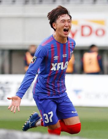 　後半、決勝ゴールを決め、駆けだすＦＣ東京・中村帆