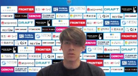 練習後にオンライン取材に応じる横浜ＦＣ・瀬古