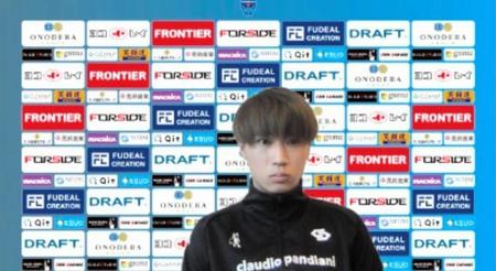 　オンライン取材に応じた横浜ＦＣ・松尾