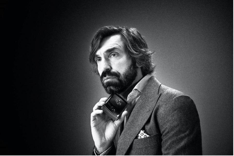 「モトローラ　レーザー　５Ｇ」のアンバサダーを務めるピルロ監督