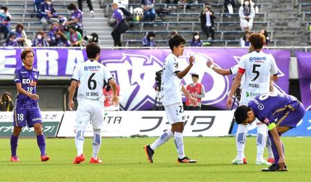 　久々の試合で勝ち点１を手にしたＧ大阪イレブン（撮影・佐々木彰尚）