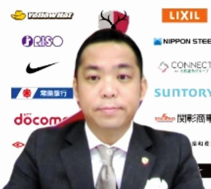 　オンラインでの記者会見を行った小泉文明社長