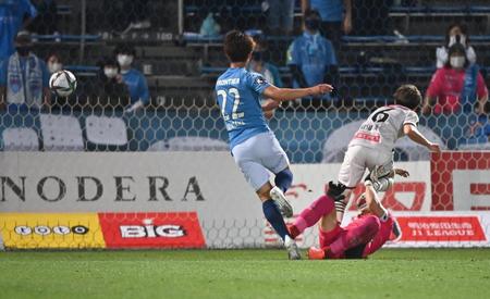 　前半、川崎・長谷川がゴールネットを揺らすがＶＡＲでオフサイドの判定に