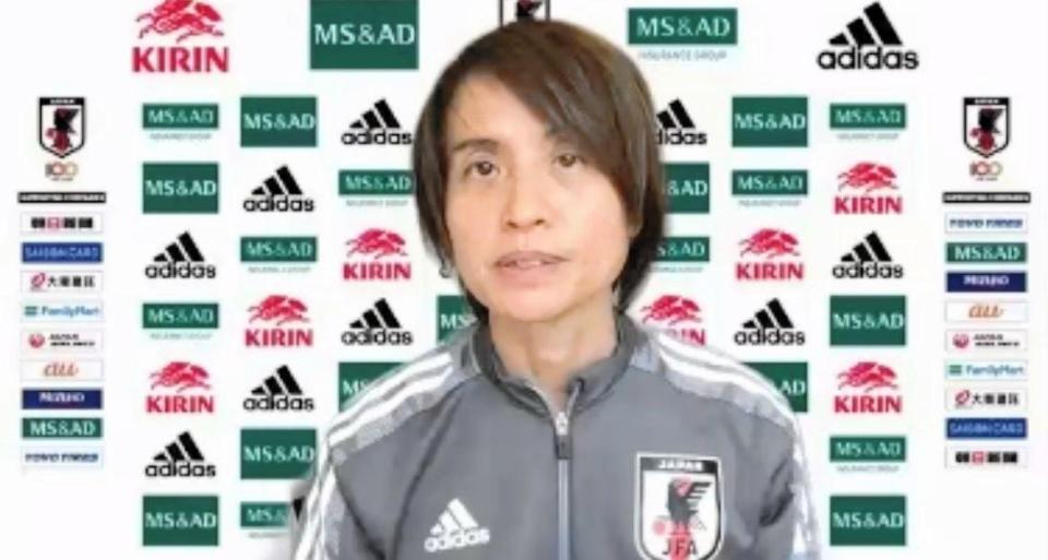 オンラインで取材に応じる高倉麻子監督