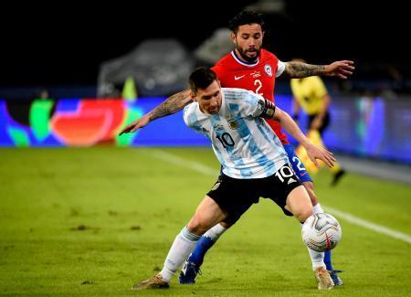 アルゼンチン、チリと引き分けサッカー南米選手権、１次リーグ