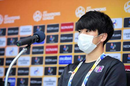 　会見に出席したＣ大阪ＭＦ坂元（セレッソ大阪提供）