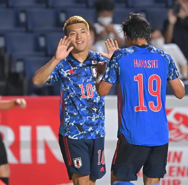 堂安律がｕ２４代表戦３試合連続ゴール 林のポストプレーを流し込む サッカー デイリースポーツ Online