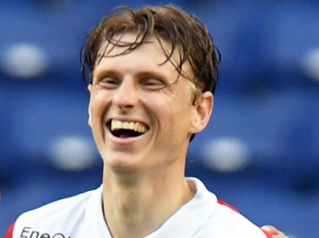 浦和ＦＷユンカーが右頬骨を骨折　クラブが発表、手術済み